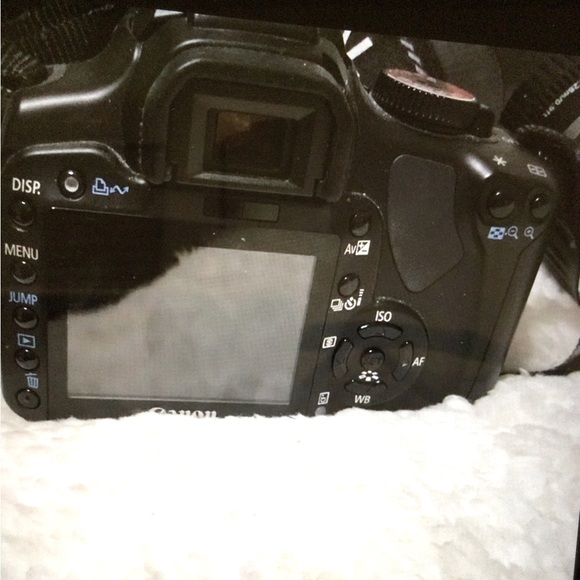 Canon Rebel with two zoom lenses and a wide-angle lens. - Picture 11 of 12